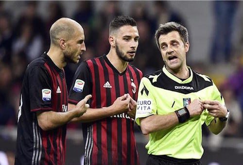 مدافع ميلان قريب من الدوري الصيني