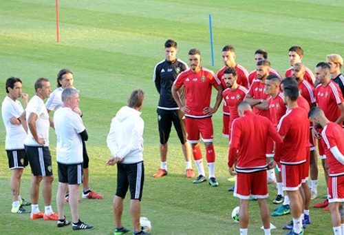 صحف الخميس: "الطاس" يتدرب في الشارع والأسود يسافرون إلى روسيا في هذا التاريخ