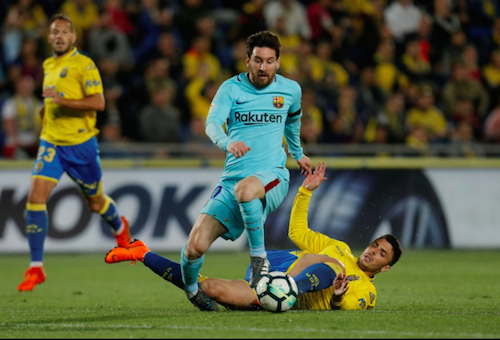 برشلونة يستسلم لعناد لاس بالماس ويكتفي بالتعادل معه بالدوري الإسباني