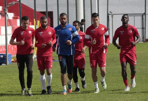 الوداد يغض النظر عن اللاعب الغاني ريتشارد.. وإدارة الفريق متخوفة من فقدان الركائز