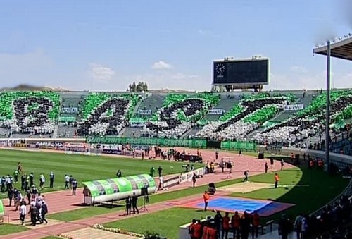 تيفو باسطا.. رَفعه الرجاويون في وجهِ الحرس القَديم قبل أن يعُود في شكلِ لجنة مؤقّتة