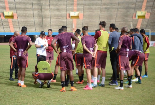 فريق "جينيراسيون فوت" السنغالي يُطالب الـ CAF بتحكيم عادل أمام نهضة بركان