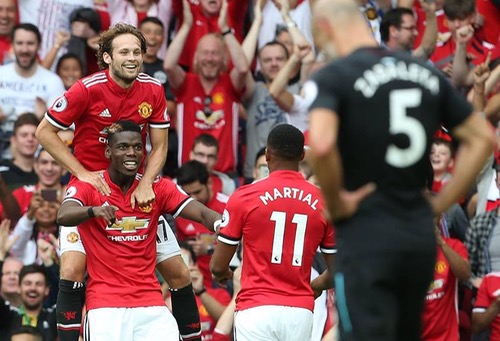 مانشستر يونايتد يتعادل مع ويستهام ويضمن وصافة الدوري الانجليزي