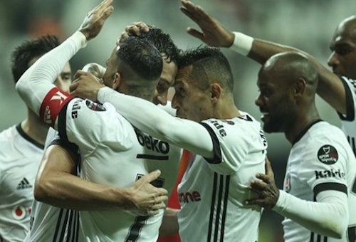 فوز صعب يحافظ لبشكتاش على آماله الأوروبية