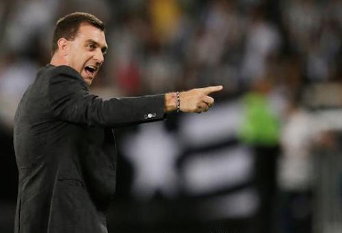 أهلي جدة يترقب وصول المدرب المحتمل