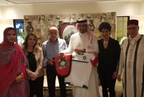 لجنة "موروكو 2026" تَضْمن صوت البحرين و"تَشنّ" آخر حَمَلاتها في الخليج العربي