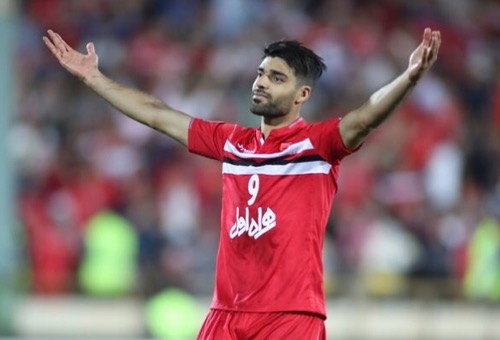 مُهاجم المنتخب الإيراني مهدّد بالغياب عن مواجهة "الأسود" بسبب الإِصابة