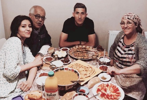 "السوشي" و"الشعبي" حَاضران في يوم راحة "الأسود" وأجواءٌ أسَرية تسُود في معسكر جنيف