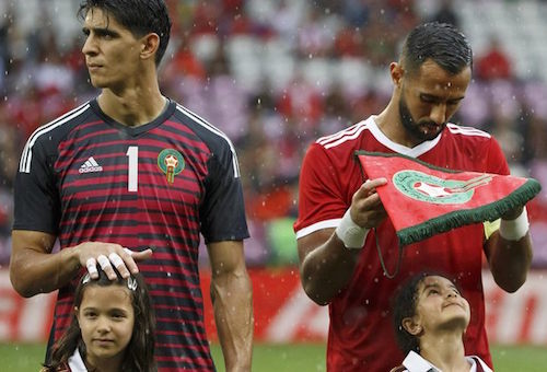تصرف بنعطية وبونو يخطف قلوب المشجعين حول العالم