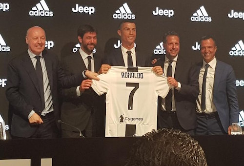 يوفنتوس يعلن موقف رونالدو من مواجهة ريال مدريد الودية