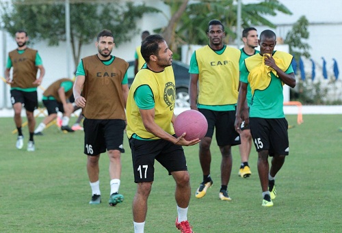 التأشيرة تؤخر مباراة الوداد والأهلي إلى السبت.. والبِعثة الليبية تَحتج على "التماطُل"