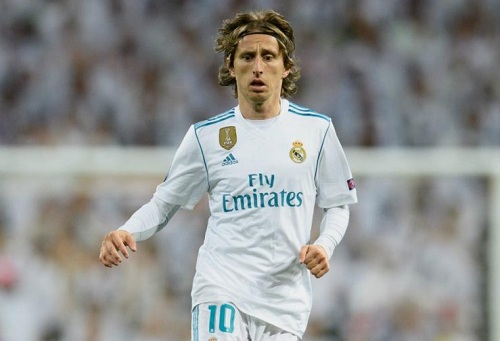 مودريتش يصادق دكة البدلاء رغم الجوائز العالمية