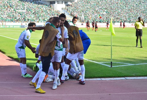 رغم التأهل.. لاعبو الرجاء غير راضين عن الأداء ويعدون بالأفضل أمام إنييمبا