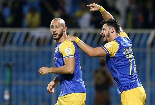 أمرابط غاضبا من مدربه: لم آت إلى النصر السعودي لأشارك بديلا.."أنا خاصْني نلعب"