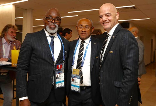 الـ CAF يَدعم انفانتينو للترشح لولاية ثانية على رأس الـ FIFA