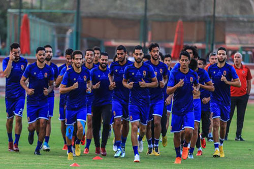 الأهلي المصري يفرض حظرا إعلاميا على لاعبيه