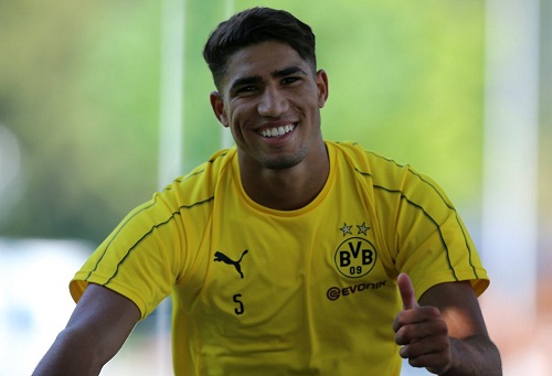 من مُهمّش في مدريد إلى نجم في دورتموند.. حكيمي أحسن مدافعٍ أيْمن في أوروبا الشهر الماضي