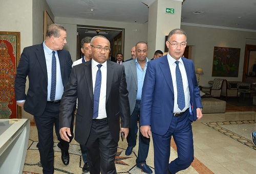 صحف الجمعة: رئيس "الكاف" في ورطة بسبب المغرب.. وفريق فرنسي يراقب لاعب الرجاء
