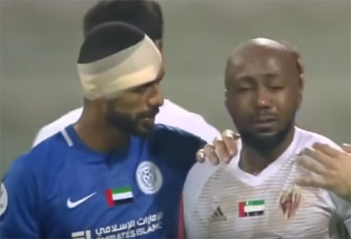 بكاء أسطورة الإمارات يتسبب في إيقاف مقابلة بالدوري