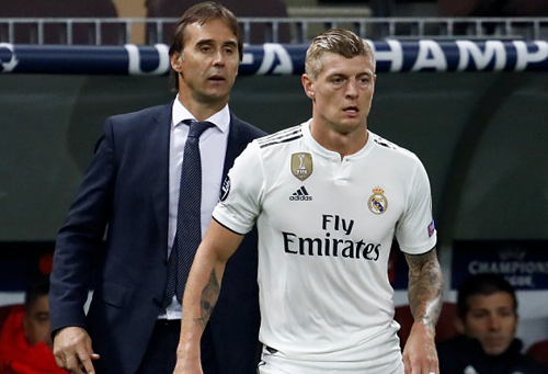 خلافات كروس ومدرب ريال مدريد تقربه بقوة من الانتقال إلى باريس سان جرمان