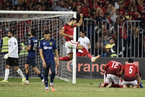 فيديو تفتيش حافلة الترجي يؤجج التوتر قبل نهائي دوري أبطال إفريقيا