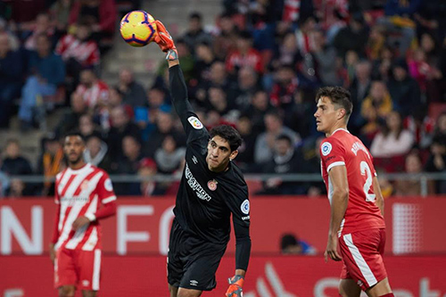 لا ليغا تتفاعل مع إصابة بونو أمام أتلتيكو مدريد