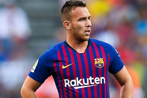 برشلونة يستعيد خدمات نجمه أمام توتنهام هوتسبر