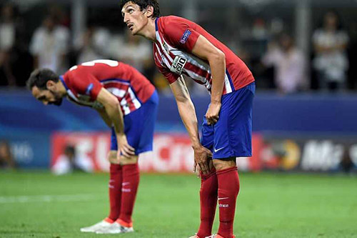 نجم أتليتيكو مدريد يفوز بجائزة الأفضل في بلده