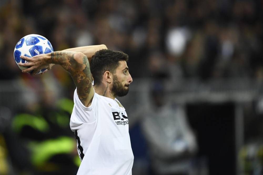 بيتشيني يمنح فالنسيا فوزه الأول منذ شهر