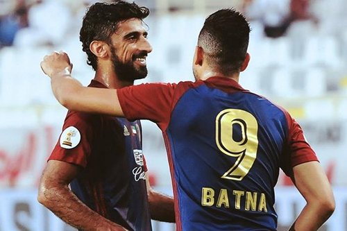 مراد باتنا يقود فريقه لنصف نهائي كأس الخليج