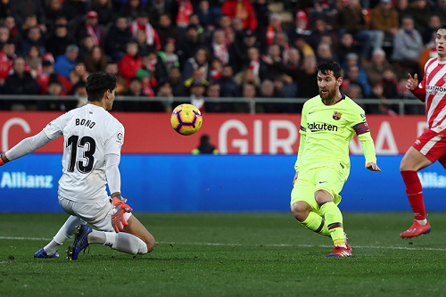 قطار انتصارات برشلونة يعبر جيرونا بثنائية في الدوري الإسباني