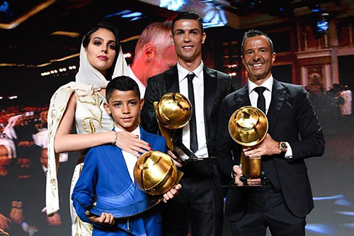 رونالدو يفوز بجائزة "غلوب سوكر" لأفضل لاعب