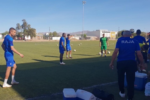 الرجاء ينهي استعداداته لأفريكان ستارز.. وحلم "الثالثة" يراود "البطل" قبل المجموعات