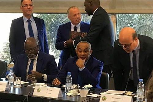 لقجع صوَّت لمصر وليبيريا لجنوب إفريقيا ونيجيريا امتنعت.. كواليس ساقت الكان لأرض الفراعنة