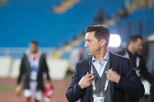مدرب الرائد يتعرض للضرب من مدير اتحاد جدة
