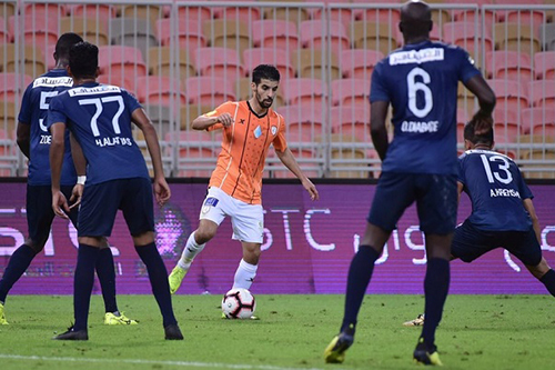 بوصوفة لاعب الشباب السعودي يفسر سبب نرفزته الزائدة أمام الفيصلي