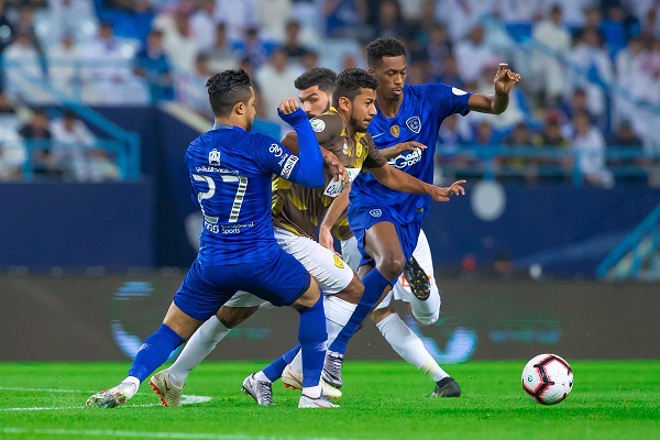 الهلال يفشل في استعادة فارق النقاط عن النصر