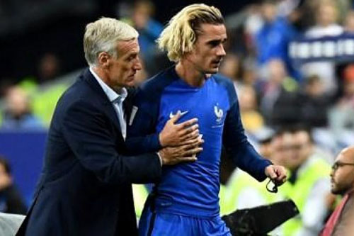 ديشامب: غريزمان يعامل بشكل لا يستحقه بفرنسا