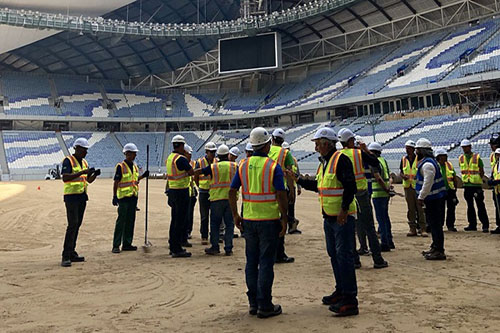 ملعب الوكرة يحطم رقما قياسيا في مدّ الأرضية العشبية قبل مونديال 2022