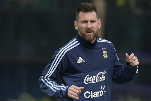 ميسي ينضم لمعسكر منتخب الأرجنتين في مدريد