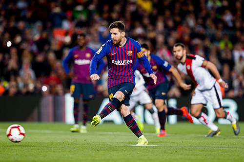 قطار برشلونة يواصل انطلاقته ويدهس رايو فاليكانو بثلاثية