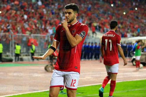 قلق أهلاوي من "رعونة" أزارو أمام المرمى.. ومنتقدون يصفونه بـ"الجبان"