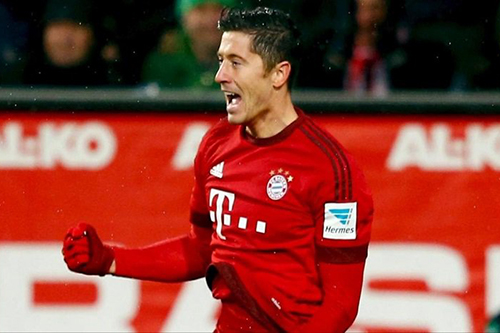 اعتذار ليفاندوفسكي وكومان بعد اشتباكهما
