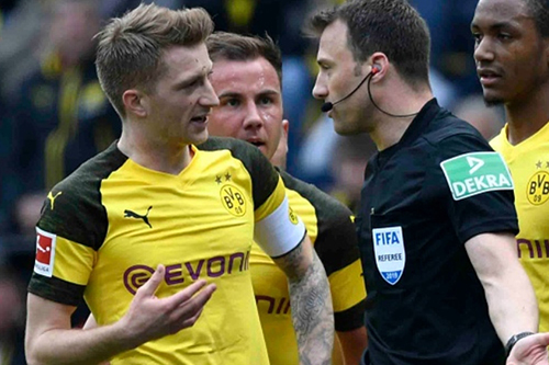 رويس وفولف لاعبا دورتموند يتعرضان للإيقاف