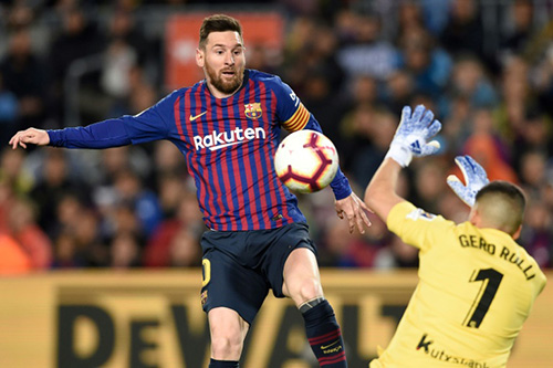 برشلونة أمام فرصة "للتتويج" بالدوري الإسباني الليلة أمام ألافيس