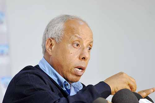 صحف الجمعة: الرجاء مهدد بالنزول للقسم 2 وجزائري قريب من الوداد