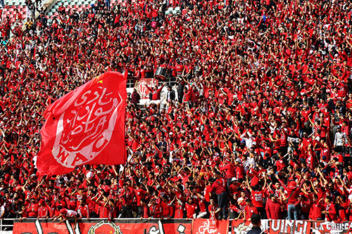 جماهير الوداد تُطالب بإبعاد اللاعبين عن الضغط وتترقَّب بلاغ الفريق حول التذاكِر