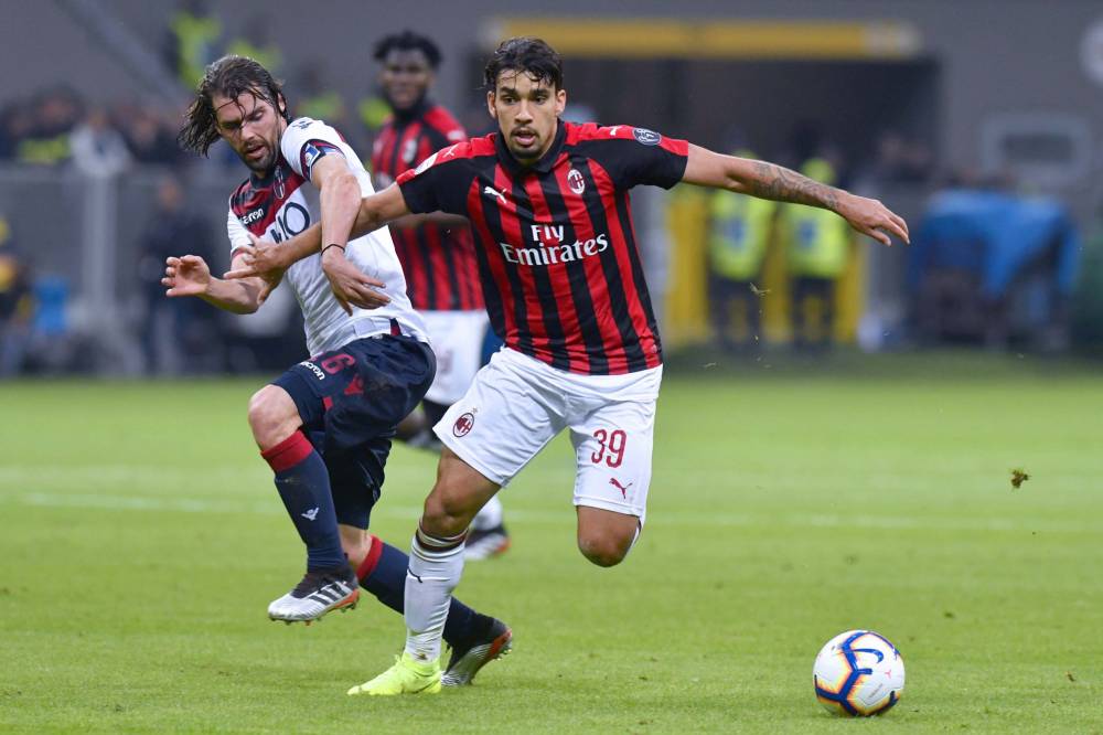 ميلان يتشبث بالمقاعد الأوروبية بالفوز على بولونيا