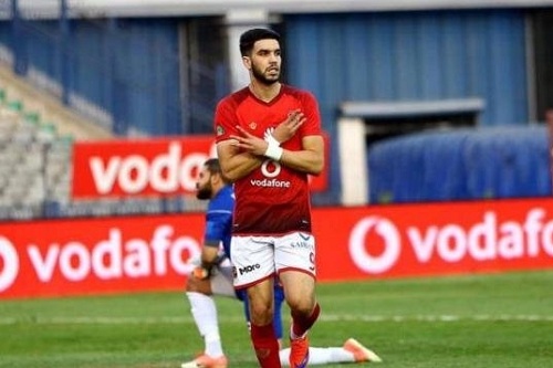 أزارو يُصر على مغادرة الأهلي وخوض تجربة جَديدة في "الليغ 1"