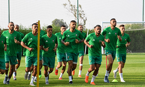 داكوستا ومزراوي يتدربان مع المنتخب.. واللاعبون: نتأقلم مع الحرارة!